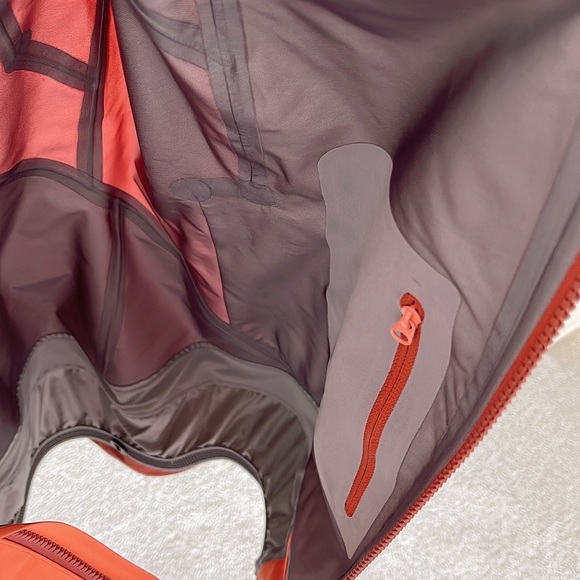 New Arc’Teryx sentinel LT women jacket - Picture 5 of 10